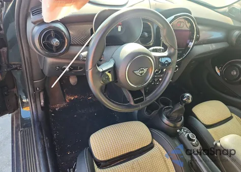 2024 Mini Cooper S из США, поврежденный, VIN WMW53DK04R2V45733